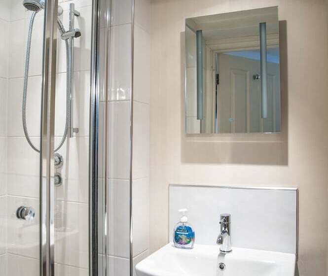 بنسيون Arlana Guest House