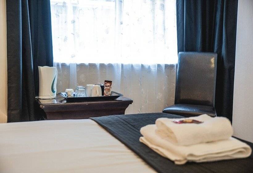 بنسيون Arlana Guest House