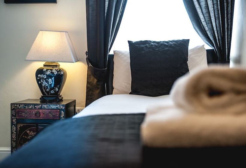 بنسيون Arlana Guest House