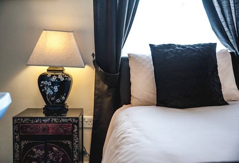 بنسيون Arlana Guest House