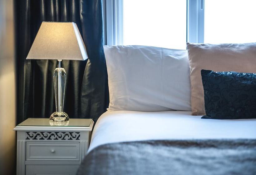 بنسيون Arlana Guest House