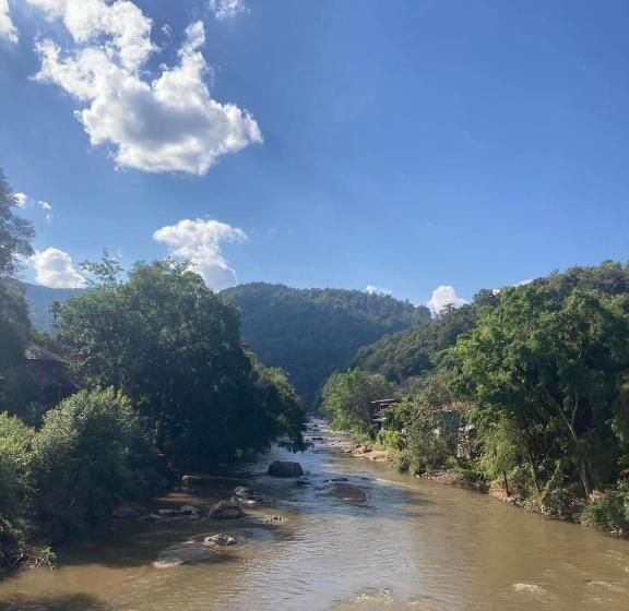 פנסיון Bann Rai Klai Weang Homestay