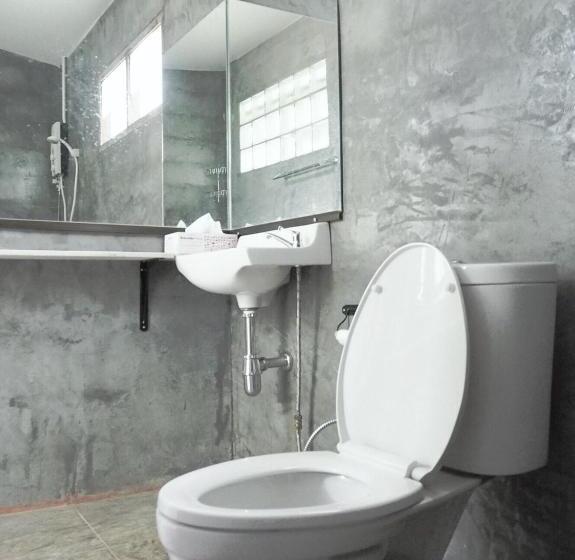 بنسيون Bann Rai Klai Weang Homestay