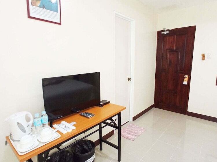 پانسیون B&j Guesthouse And Functions Inc