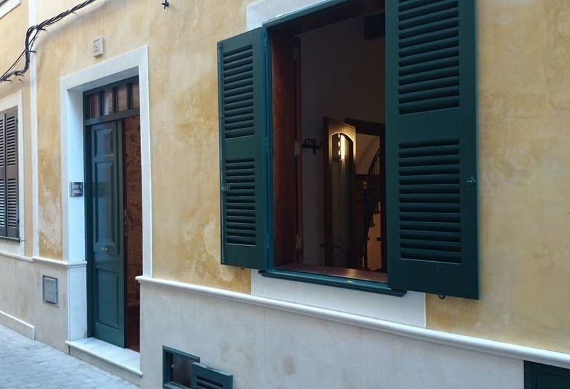 بنسيون Menurkasanta Clara