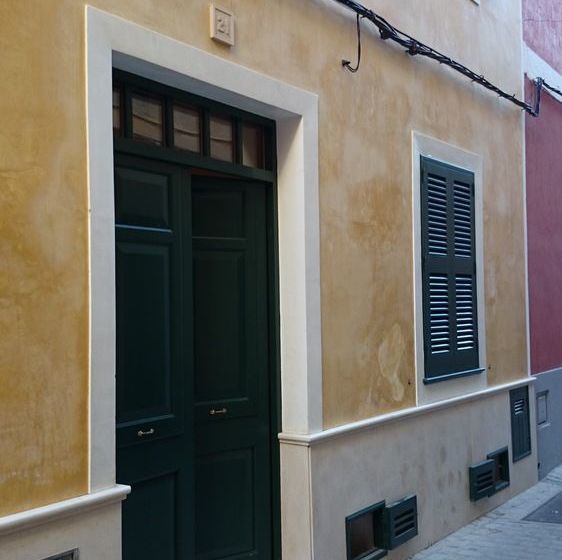 بنسيون Menurkasanta Clara