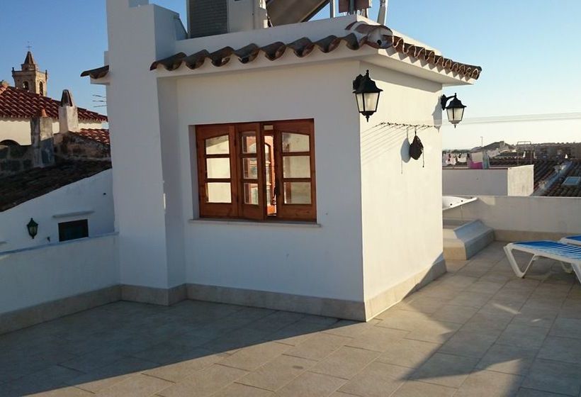 بنسيون Menurkasanta Clara