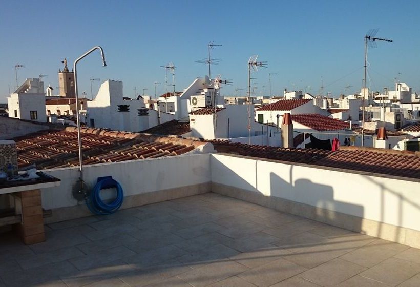 بنسيون Menurkasanta Clara