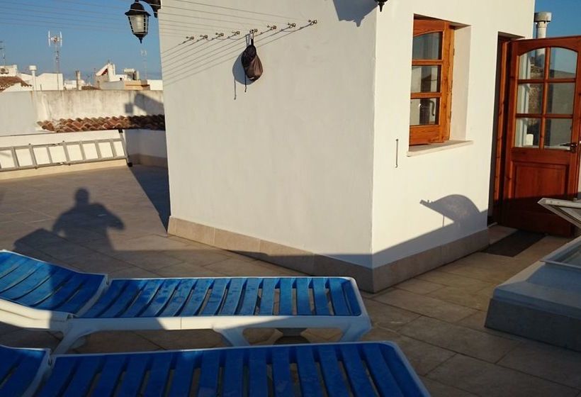 بنسيون Menurkasanta Clara