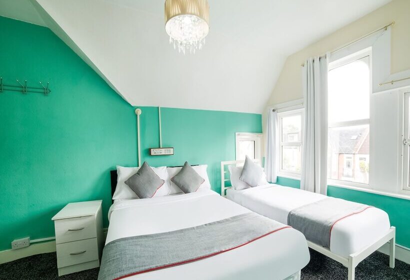 پانسیون Devine Beach Hotel, Westcliff Southend-On-Sea