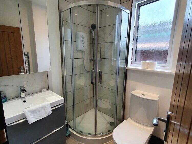 ペンション Devine Beach Hotel, Westcliff Southend-On-Sea