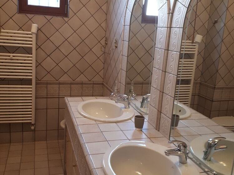 Пансион Home To Fly