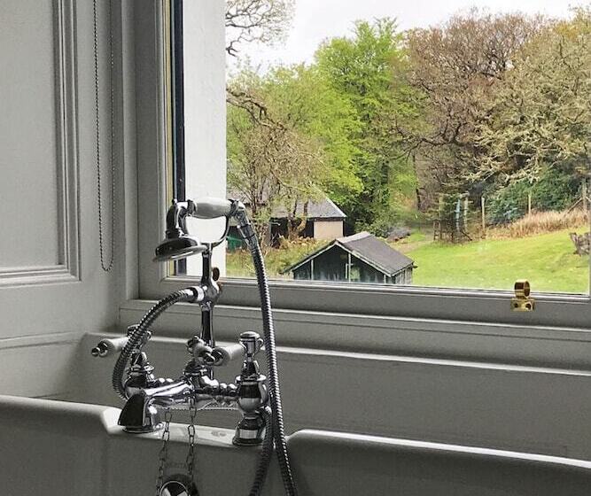 Пансион Linndhu House