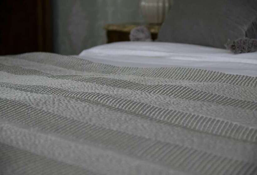 Пансион Linndhu House