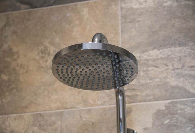 Пансион Linndhu House