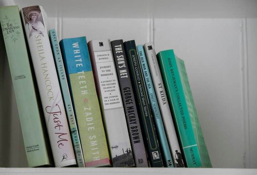 Пансион Linndhu House