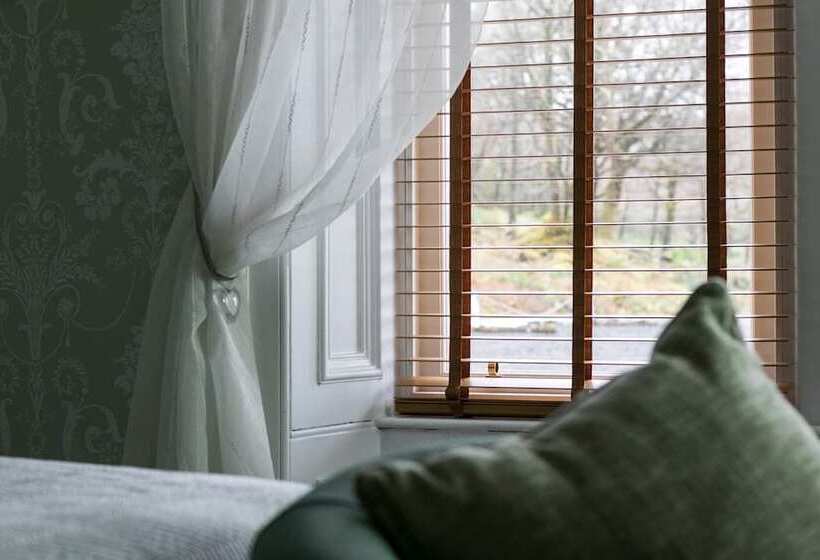 Пансион Linndhu House