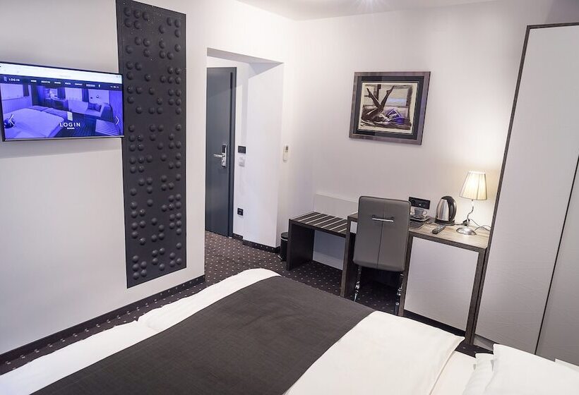 פנסיון Log In Rooms
