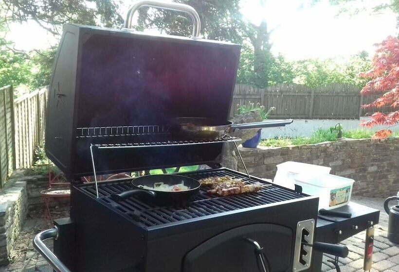 بنسيون Meadow Oak Accommodation