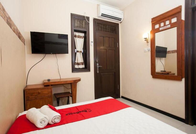 펜션 Reddoorz Near Stasiun Kota Baru Malang