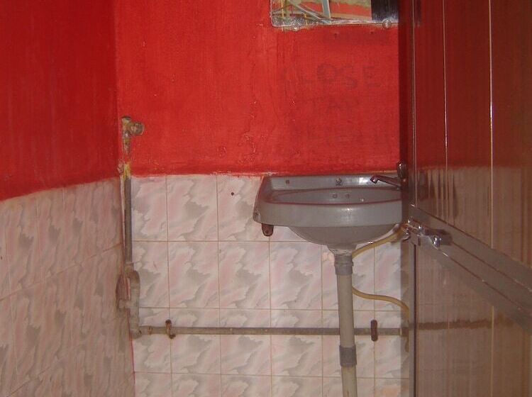 膳宿费 Silver Moon Guest House