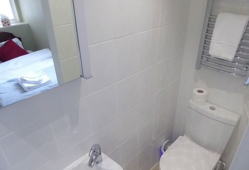 펜션 The Gleneagles Guesthouse