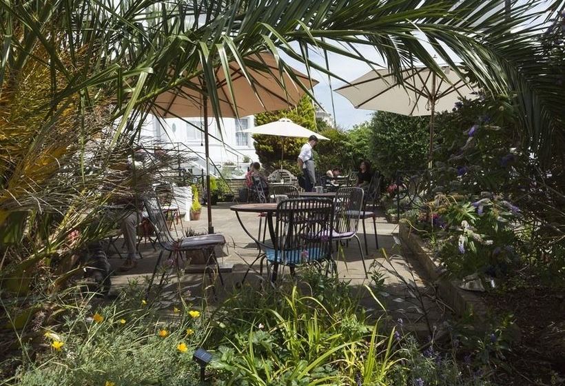 펜션 The Gleneagles Guesthouse