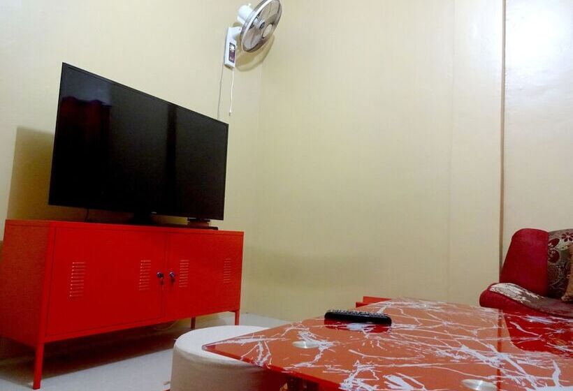 پانسیون The Yellow House