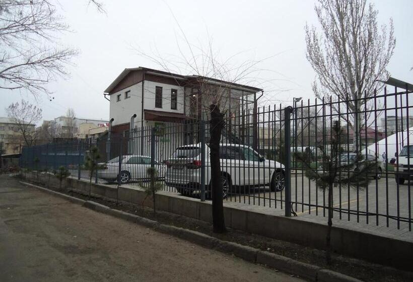 پانسیون Tumar