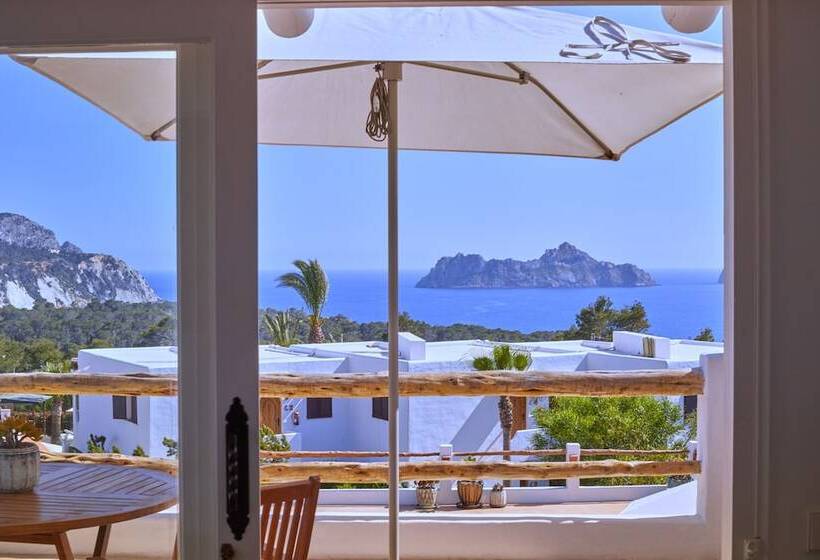 Petunia Ibiza, A Beaumier