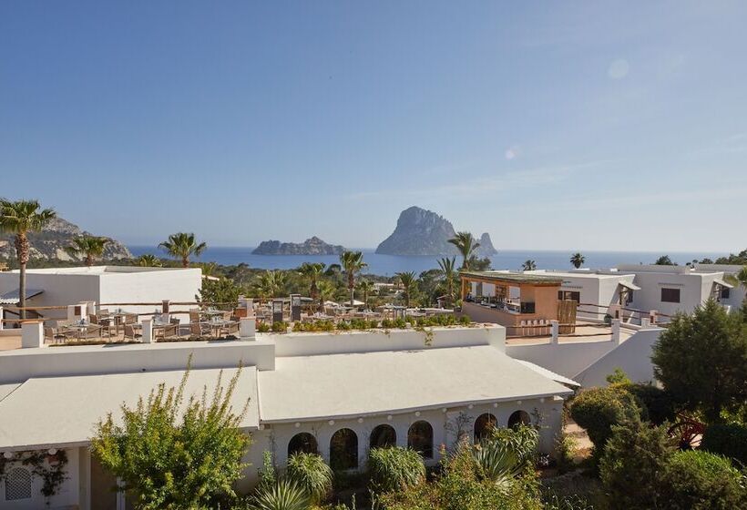 Petunia Ibiza, A Beaumier