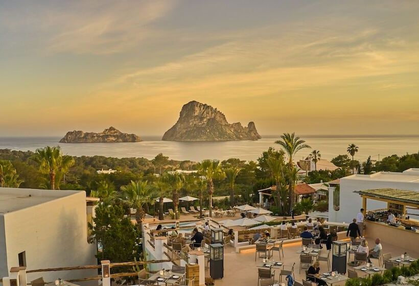 Petunia Ibiza, A Beaumier