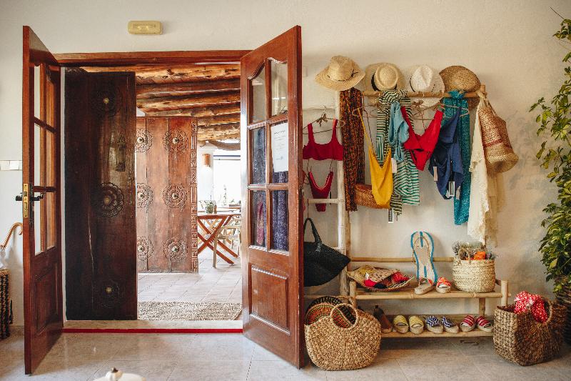 Petunia Ibiza, A Beaumier