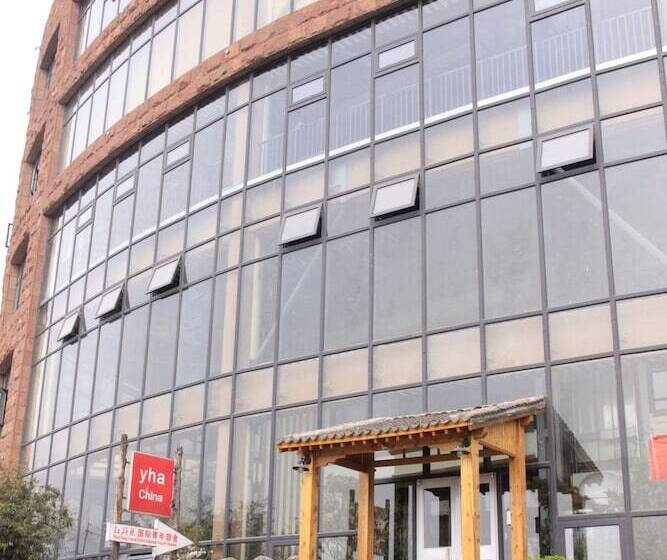 Red Flag Canal Intl Youth Hostel