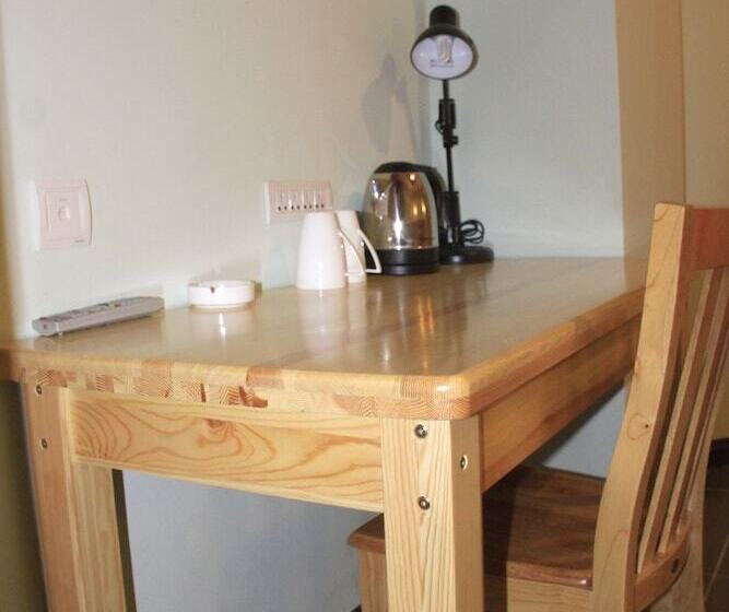 Red Flag Canal Intl Youth Hostel