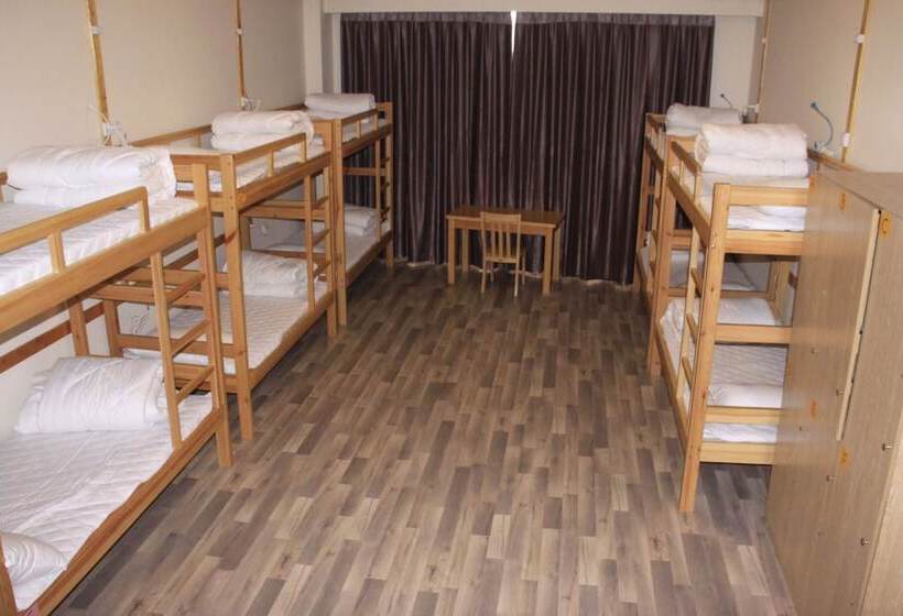 Red Flag Canal Intl Youth Hostel