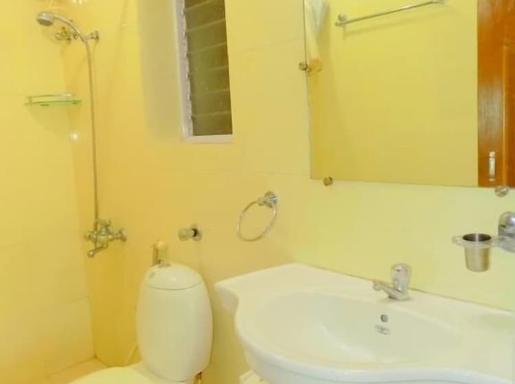 Af 6 Candolim With Shared Pool