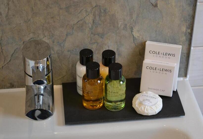 The Chiltern Lodges At Upper Farm Henton