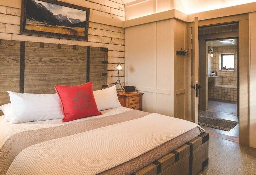 The Headwaters Eco Lodge