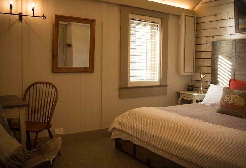 The Headwaters Eco Lodge