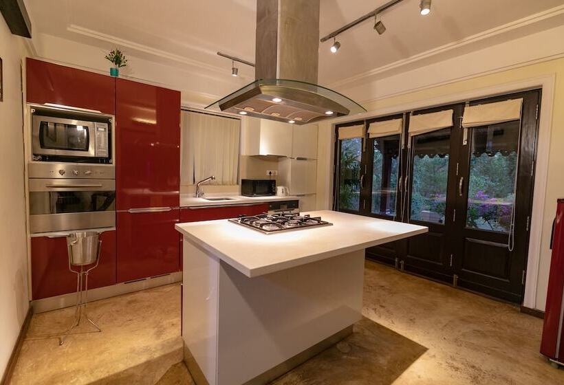 Villa Arlinda By Iksha