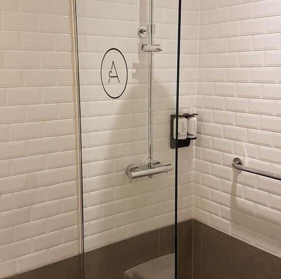 Aerotel London Heathrow T2 & T3