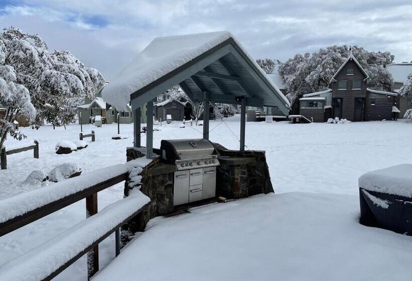 Banjo S Chalet, Alpine Getaways