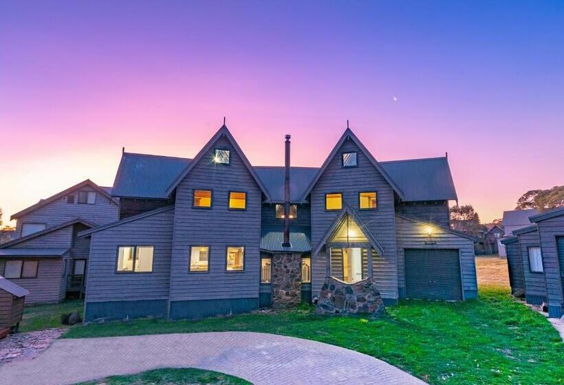 Banjo S Chalet, Alpine Getaways