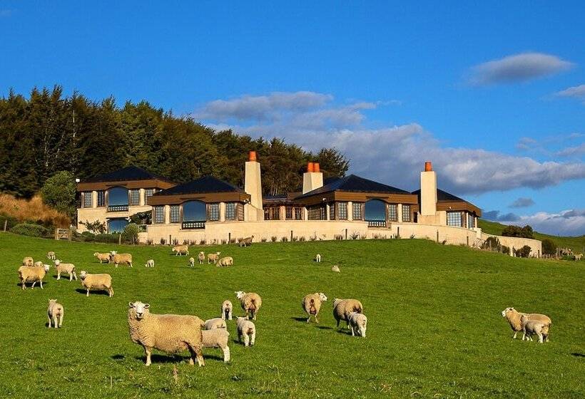 تختخواب و صبحانه Cabot Lodge