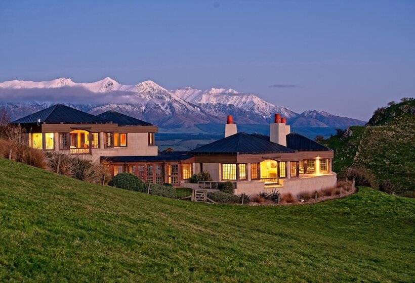 تختخواب و صبحانه Cabot Lodge