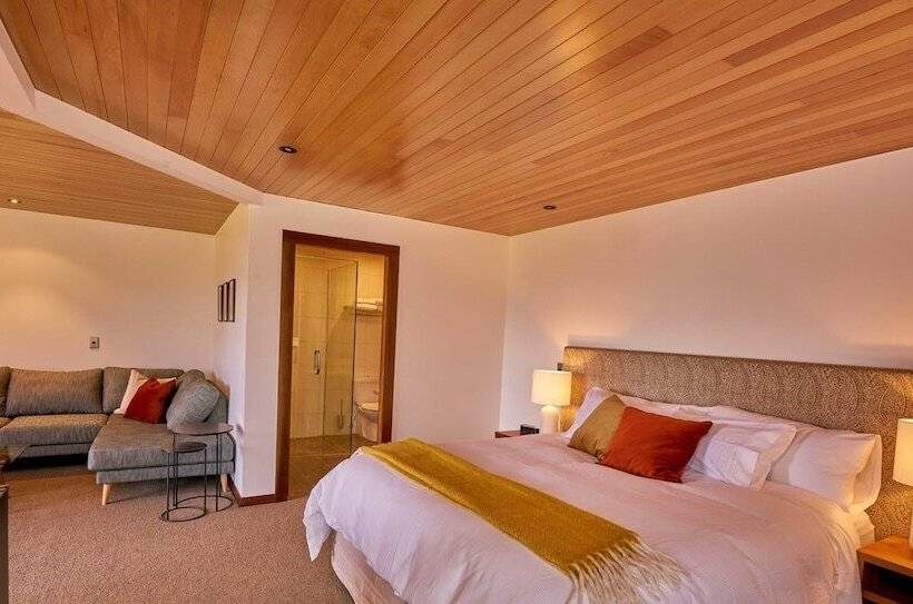 تختخواب و صبحانه Cabot Lodge