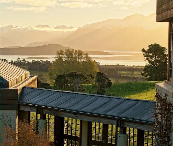 تختخواب و صبحانه Cabot Lodge