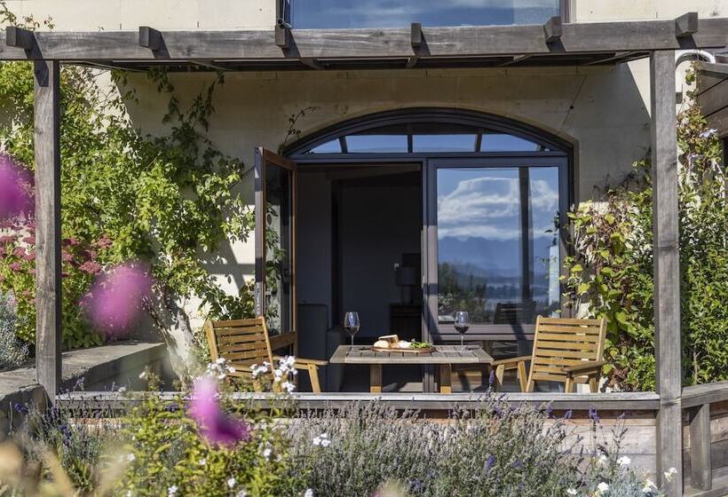 تختخواب و صبحانه Cabot Lodge