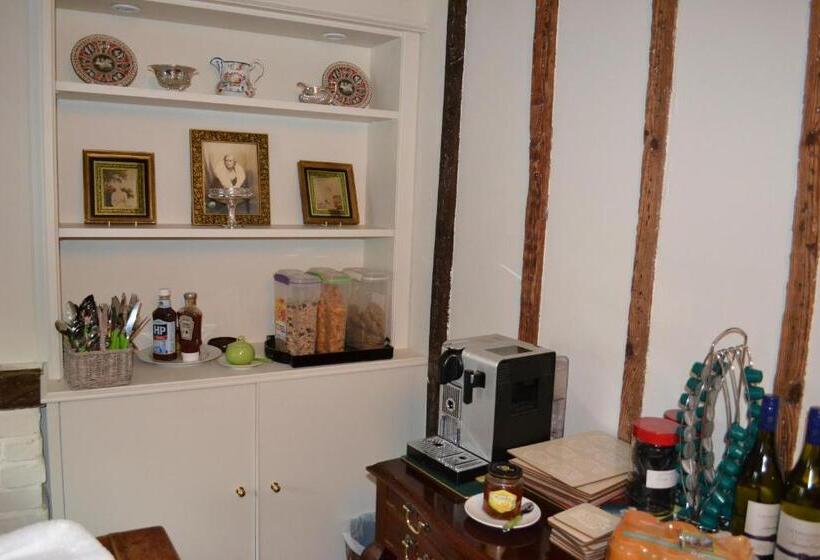 צימר Hedingham Old Pottery